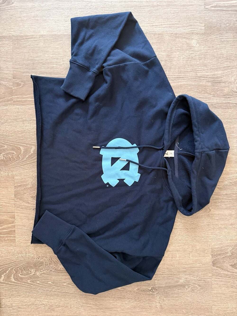 Z Brand UNC North Carolina Tar Heels Cropped Raw Hem Hoodie Sweatshirt Medium